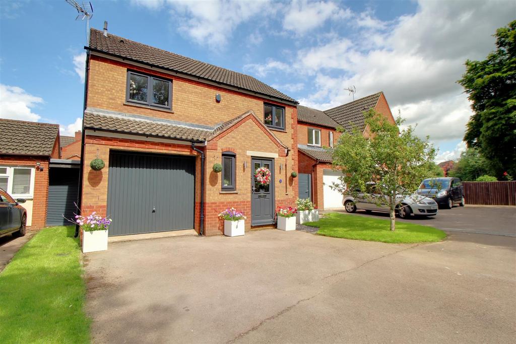 Littlefield, Quedgeley, Gloucester 4 bed detached house for sale £450,000