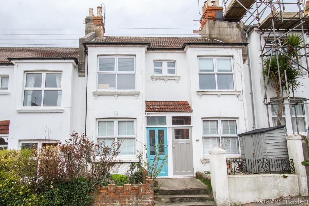 Sandown Road 2 bed flat for sale £315,000