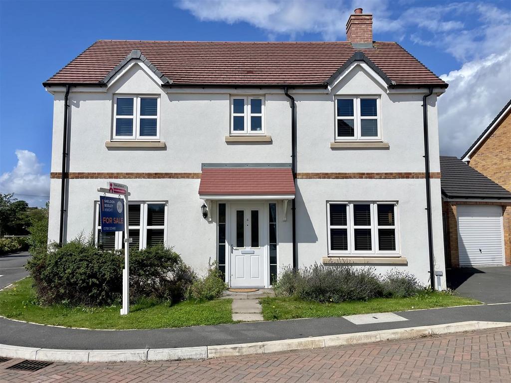 Arrow Way, BidfordOnAvon, B50 4GQ 4 bed detached house £400,000