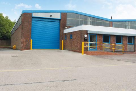 Industrial unit to rent - Springfield Estate, Oldbury B69