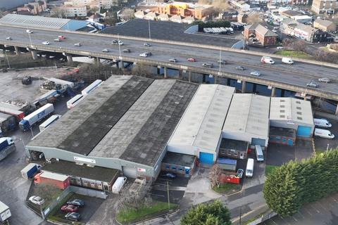 Industrial unit to rent - Springfield Estate, Oldbury B69