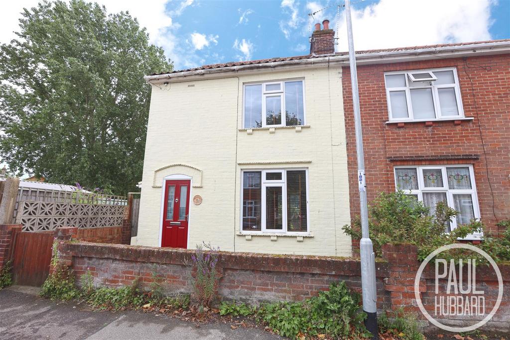Wellington Road, Pakefield, NR33 3 bed semidetached house for sale £