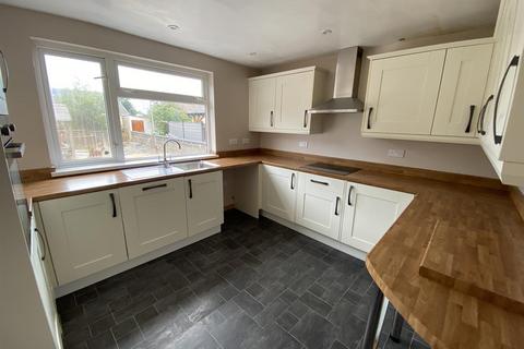74 Heol Llanelli, Trimsaran, Kidwelly, SA17 4AG