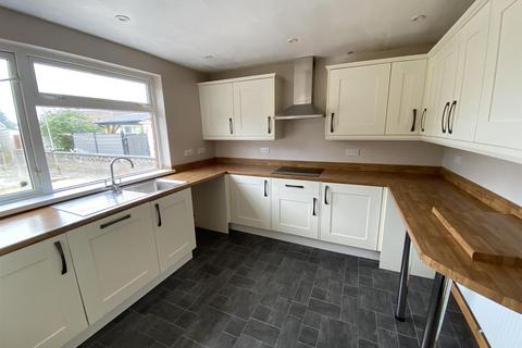74 Heol Llanelli, Trimsaran, Kidwelly, SA17 4AG