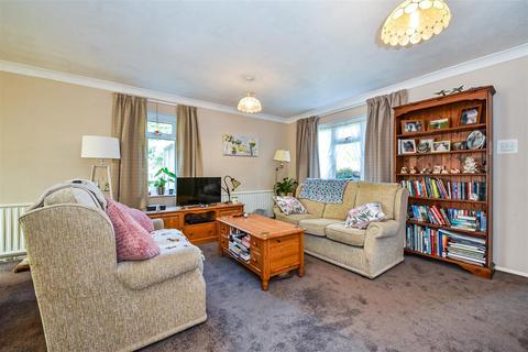 2 Augustus Walk, Andover, SP10 5JS