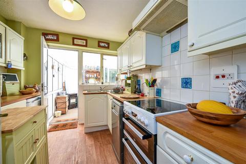 2 Augustus Walk, Andover, SP10 5JS