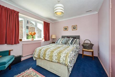 2 Augustus Walk, Andover, SP10 5JS