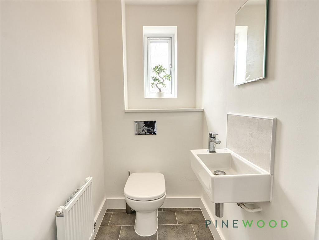 Ground floor w.c/cloakroom