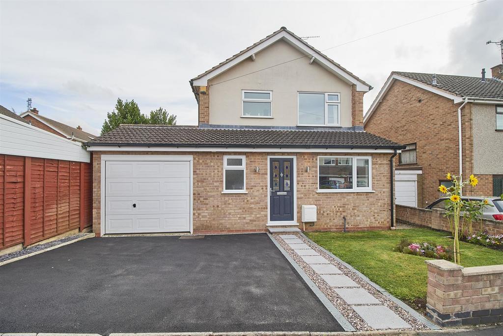 Tennyson Road, Hinckley 3 bed detached house for sale £300,000