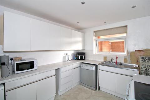 2 bedroom flat for sale, Surrey Road, Seaford