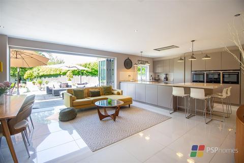 4 bedroom detached house for sale, Cuckfield Road, Burgess Hill