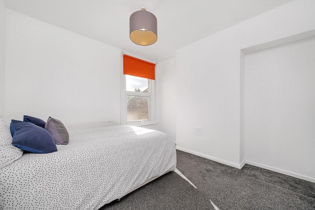 Bedroom 2.JPG