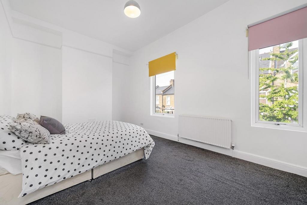 Bedroom 1.JPG