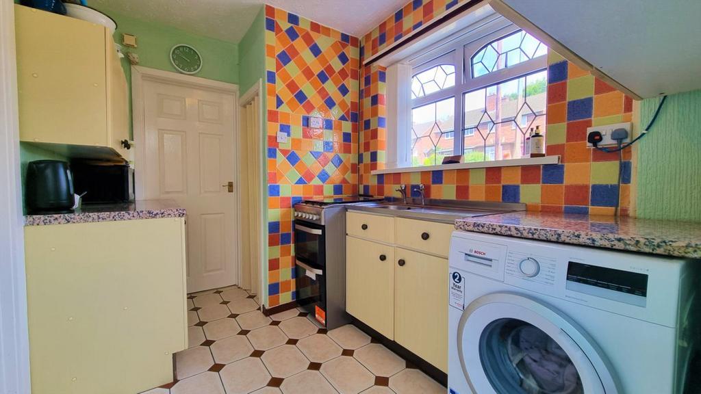 Mill Road, Halesowen 3 bed semidetached house £895 pcm (£207 pw)