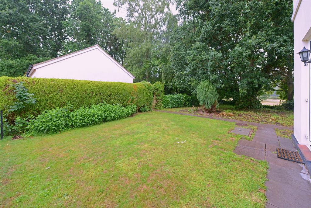 Oxon Hall, Bicton, Shrewsbury 3 bed end of terrace house for sale £