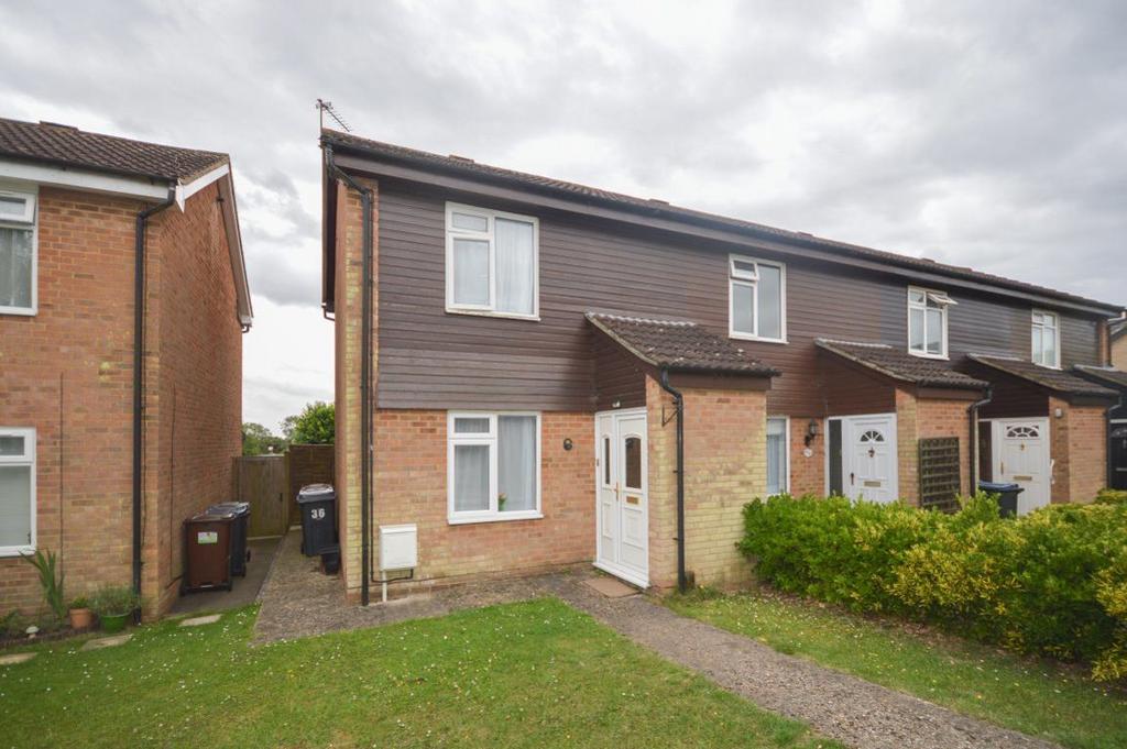 Wentworth Drive, Stortford 2 bed house £1,200 pcm (£277 pw)