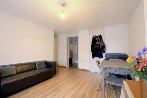 2 bedroom maisonette for sale, Camomile Gardens, Nottingham