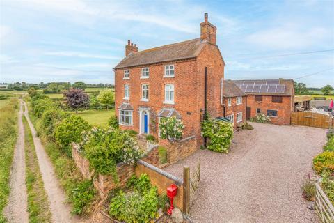 4 bedroom country house for sale, Rowton, Telford