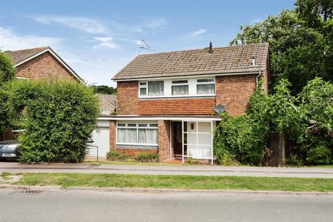 3 bedroom detached house for sale - Millbrook Road, Crowborough