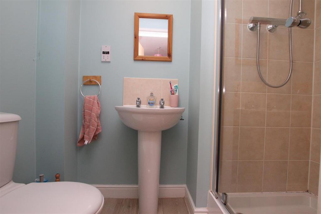 Ensuite 2.JPG