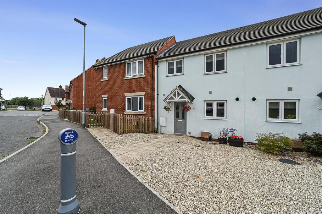 Gilbert Road, Stanton 3 bed terraced house for sale £250,000