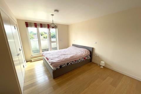 3 bedroom maisonette to rent, 84 Park Lane, Croydon, Surrey