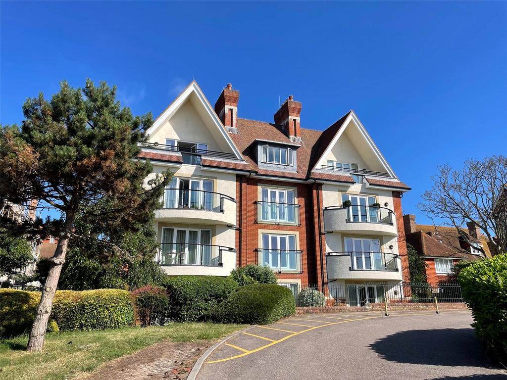 Chatsworth Gardens, Meads, Eastbourne, East Sussex, BN20 3 bed apartment for sale £700,000