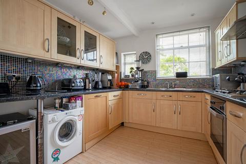 2 bedroom apartment for sale, Clarendon Square, Leamington Spa, Warwickshire CV32 5QY