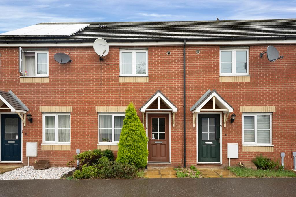 Spalding Road, Bourne, PE10 2 bed terraced house for sale £195,000