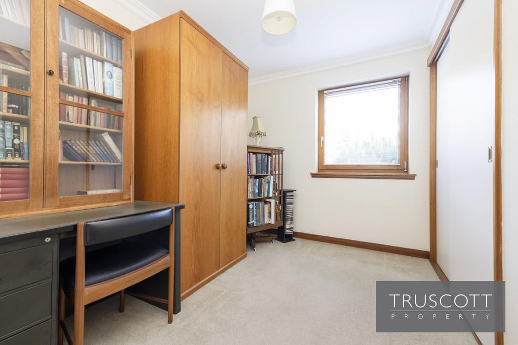 Double Bedroom 2/Study
