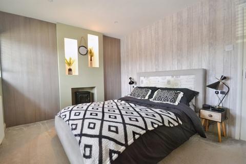194 Kitchener Crescent, Poole, BH17 7HZ