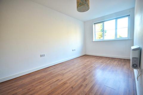 2 bedroom flat for sale, Isabelle Court, Kettering, NN16