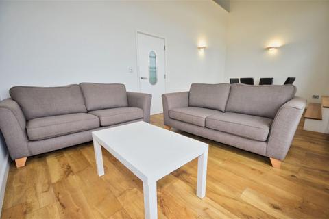 2 bedroom duplex for sale, Bishopsgate House, Aldbourne Road