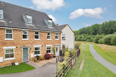 21 Arden Close, Corby, NN18 8FY