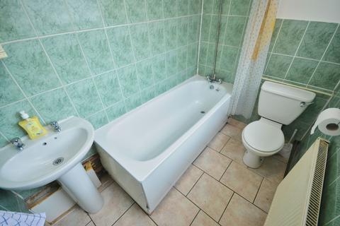 11 Edinburgh Road, Kettering, NN16 8NZ