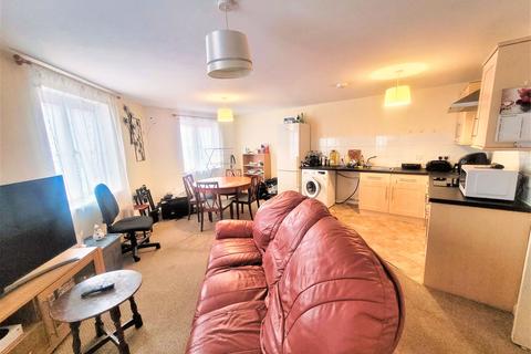 2 bedroom flat for sale - Hawthorn Road, Kettering, NN15
