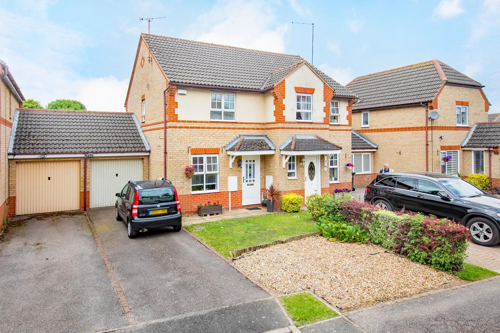 Tay Close, Corby, NN17 2 bed semidetached house for sale £210,000