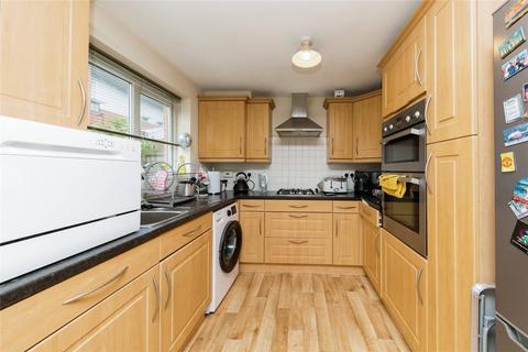 3 bedroom townhouse for sale, Bateman Close, Crewe, Cheshire, CW1