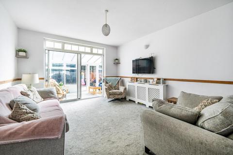 30 Wimborne Way, Beckenham, BR3 4DJ