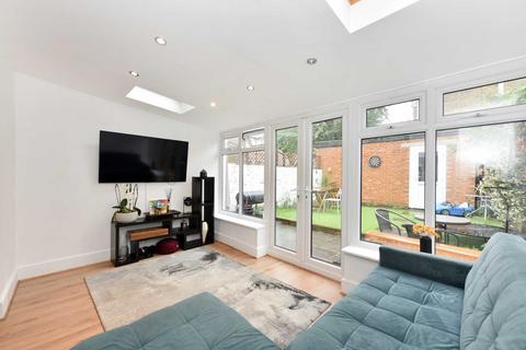 19 Drayton Green, London, W13 0JE