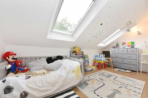 19 Drayton Green, London, W13 0JE