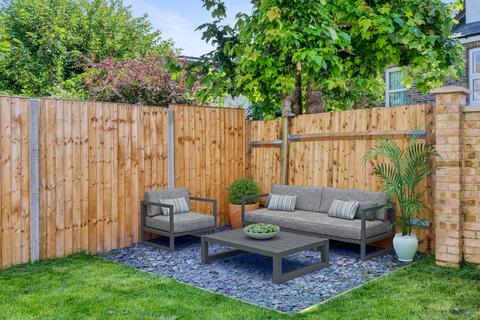 4 Brooklyn Road, London, SE25 4NH