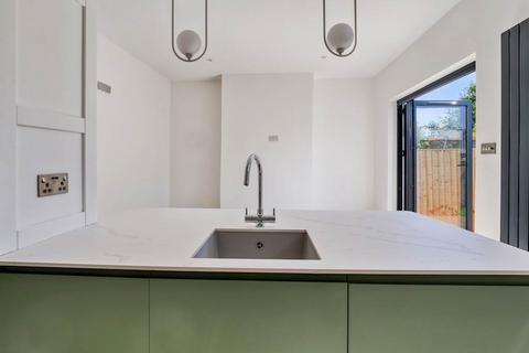 4 Brooklyn Road, London, SE25 4NH