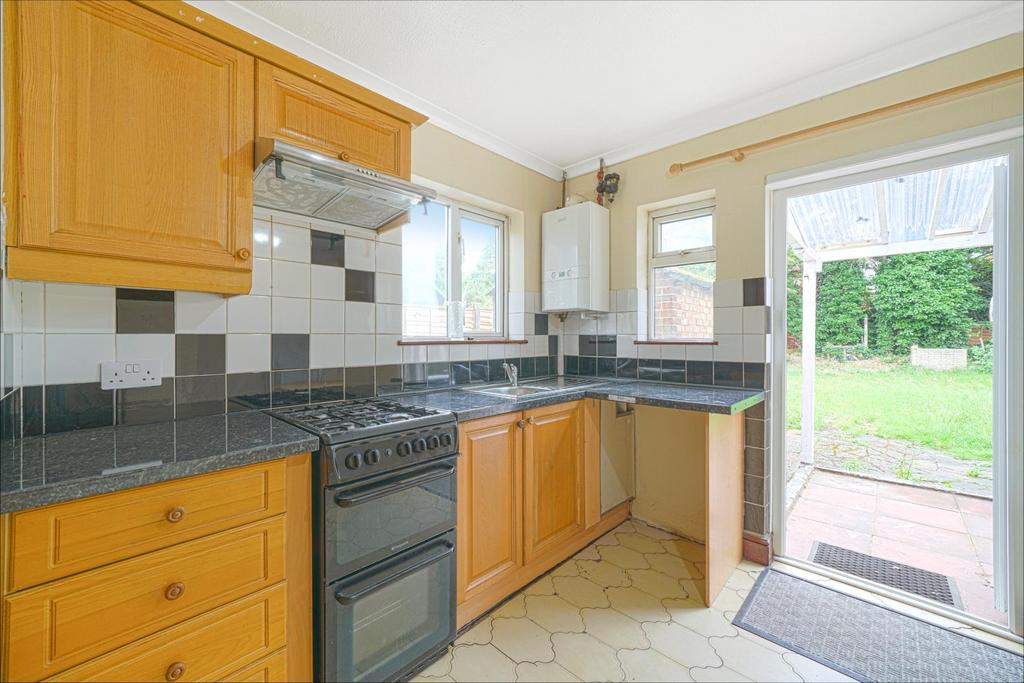 Mulberry Crescent, West Drayton, UB7 3 bed end of terrace house £2,000 pcm (£462 pw)