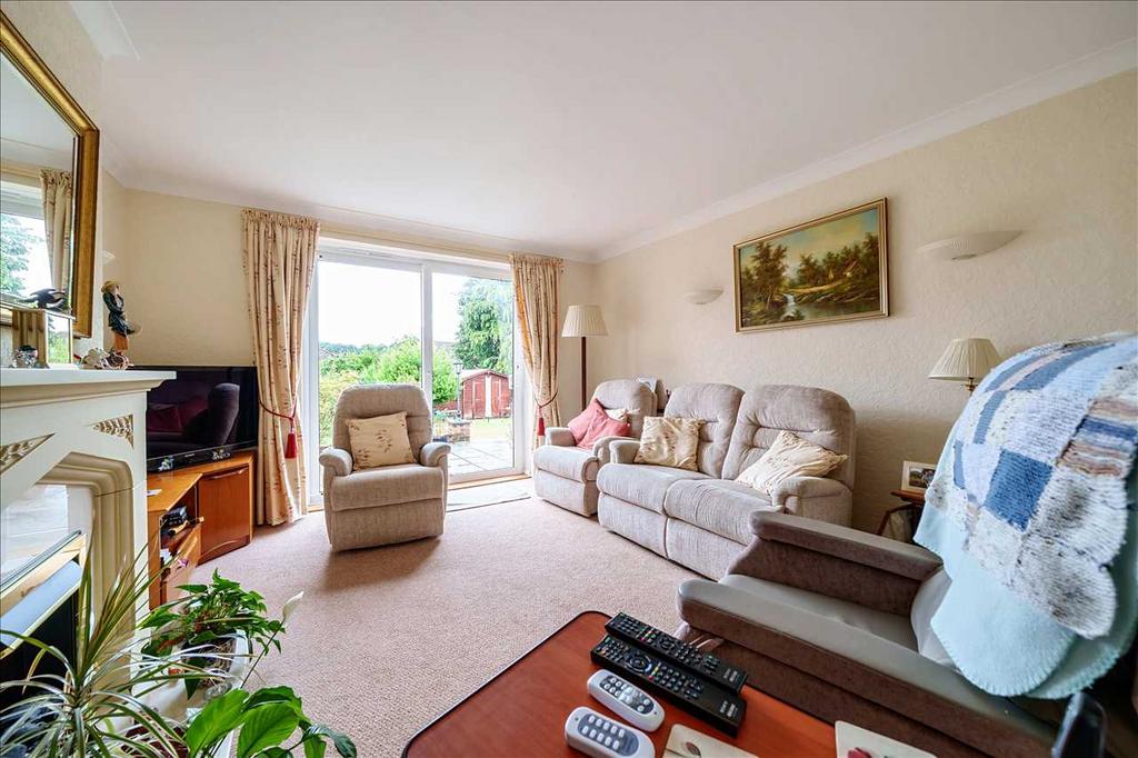 Elmwood Way, Basingstoke 2 bed bungalow £375,000