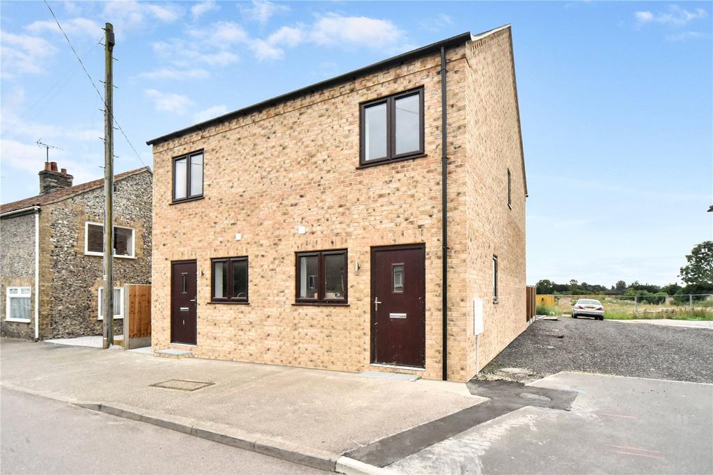 High Street, Lakenheath, Brandon, Suffolk, IP27 2 bed semidetached house to rent £1,220 pcm