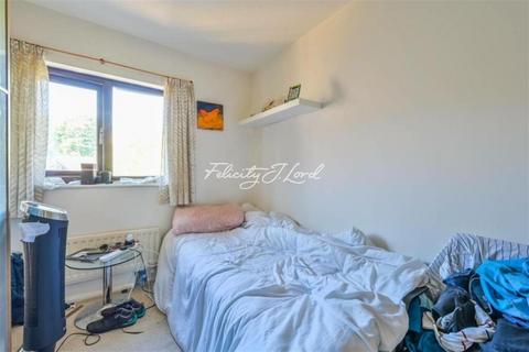 2 bedroom flat to rent, Waveney Close, E1W