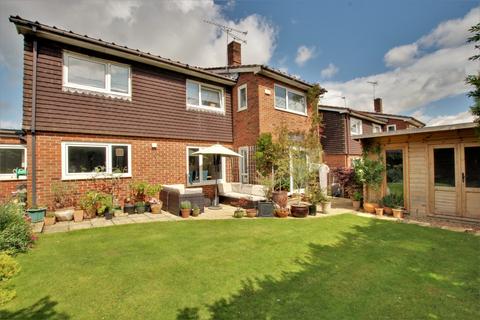 4 bedroom detached house for sale, Hill Brow Close, Rowland's Castle