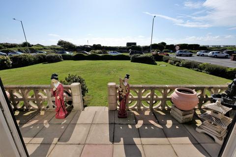 2 bedroom apartment for sale, Links Court 83 South Promenade Street, Lytham St. Annes, FY8