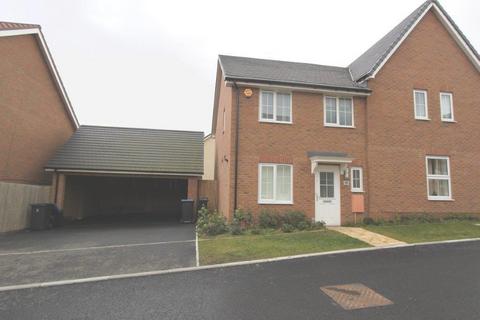 3 bedroom semi-detached house to rent, Elliot Way, Sholden, CT14